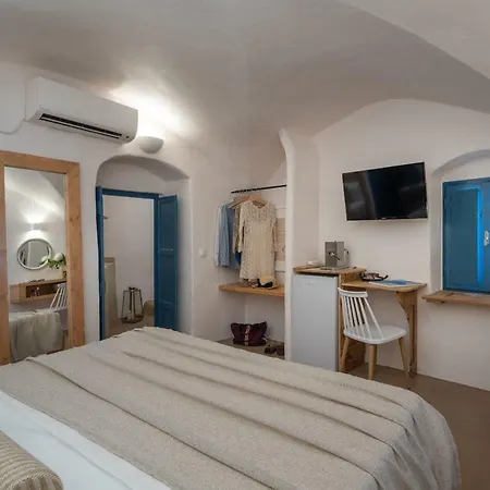 Nalas Suites Emporio  Exterior photo