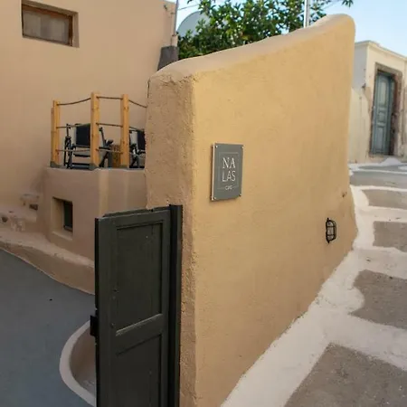 Nalas Suites Emporio  Exterior photo