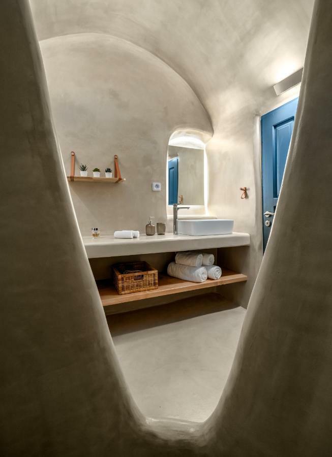 Nalas Emporio (Santorini)